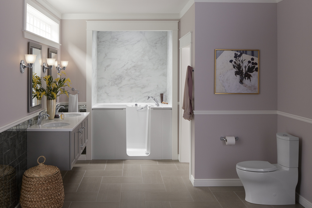 Walk-In Bath with Calacatta bath walls