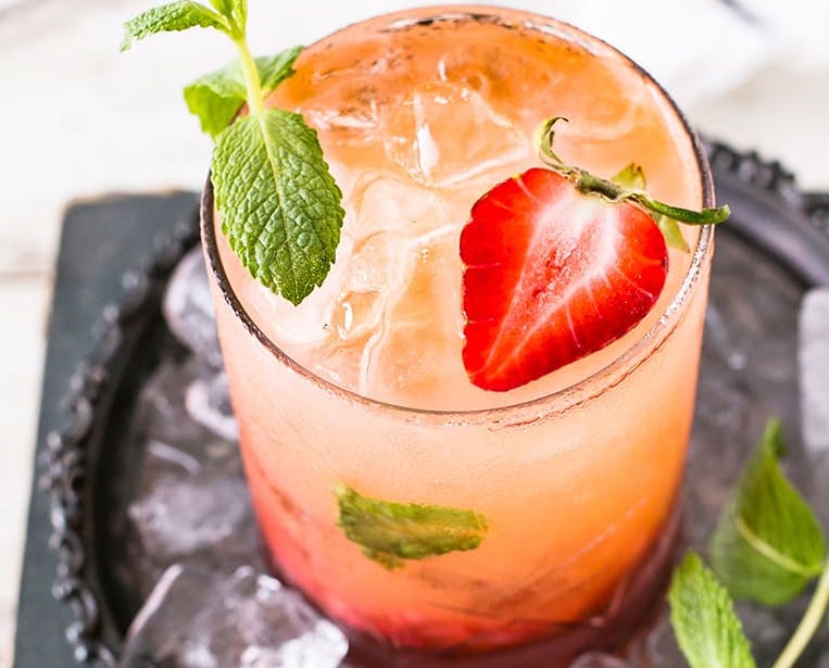 Strawberry mint spritzer