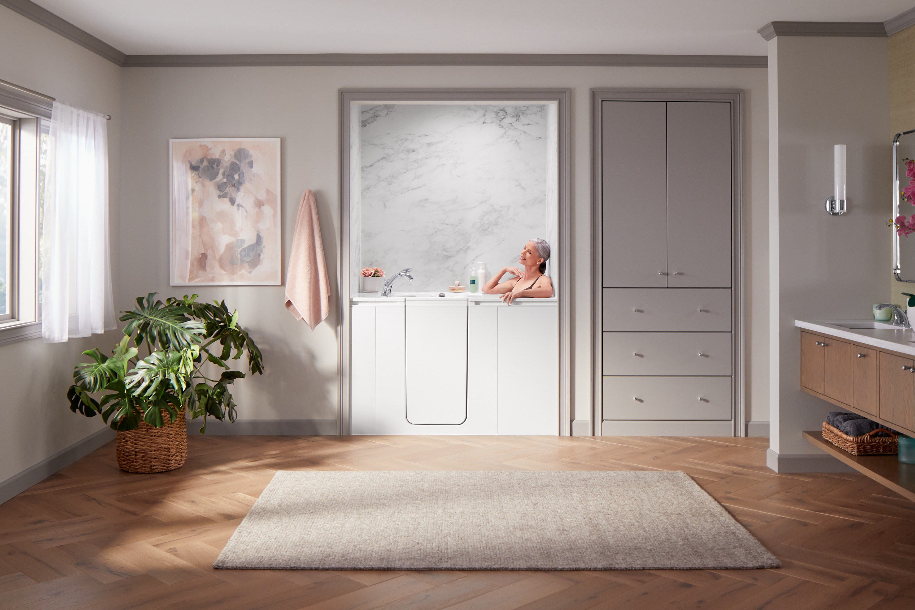 model using walk-in bath