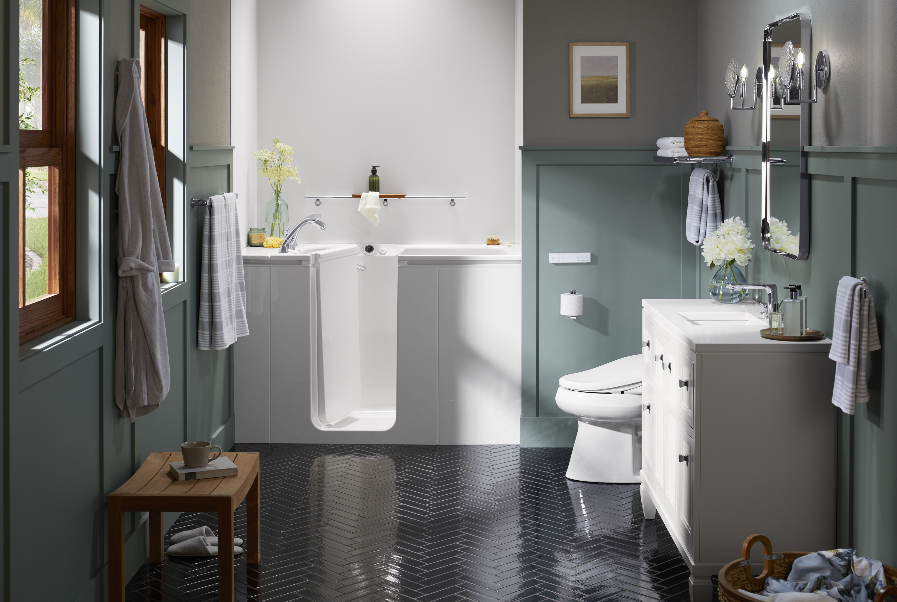 full shot of walk-in bath